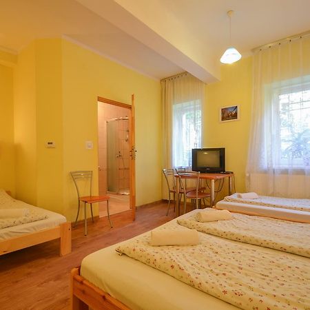 Aparthostel Fryderyk Krakow Ngoại thất bức ảnh