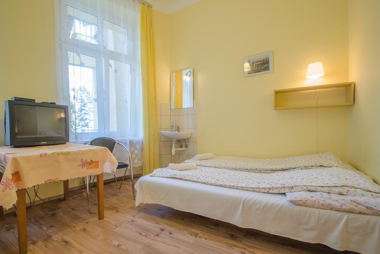 Aparthostel Fryderyk Krakow Ngoại thất bức ảnh